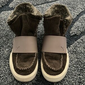 Puma Women's Brown Corduroy Sneakers
